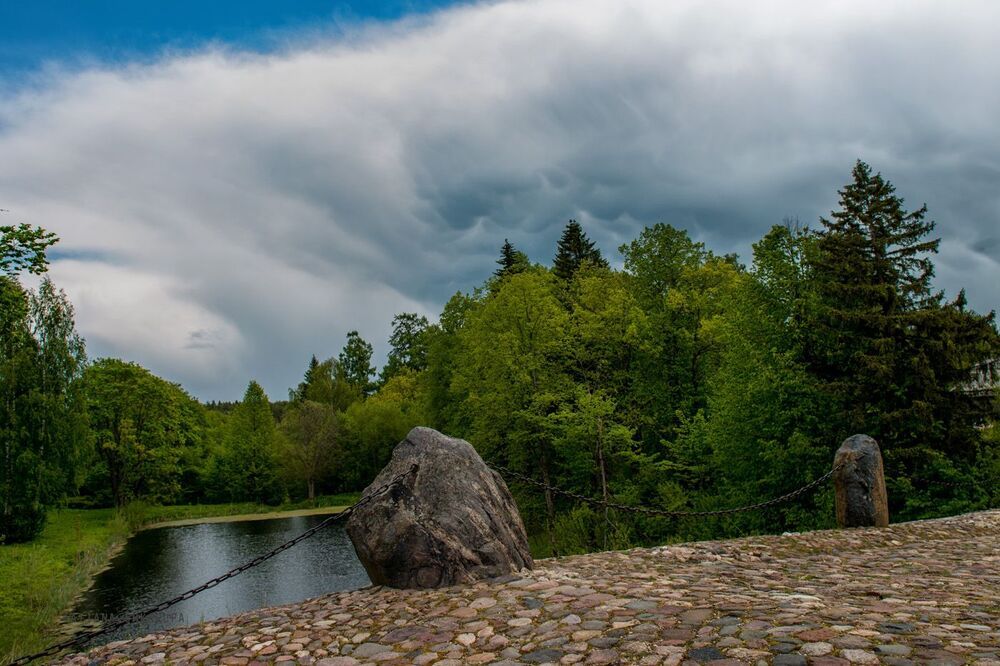 Mammatus clouds