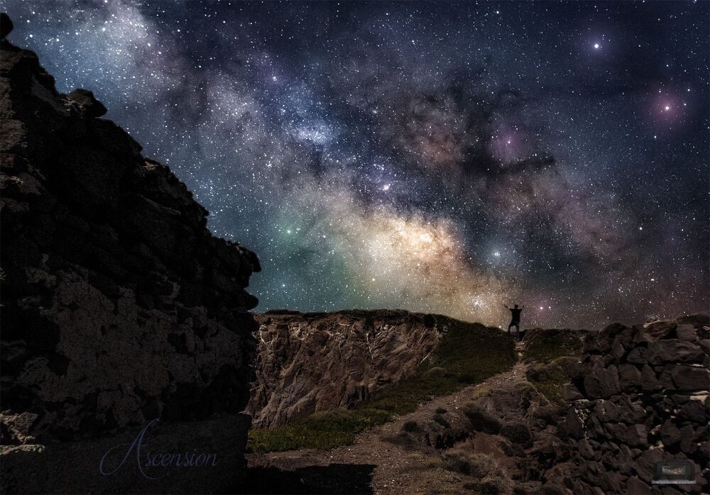 Ruins and beauty into the night