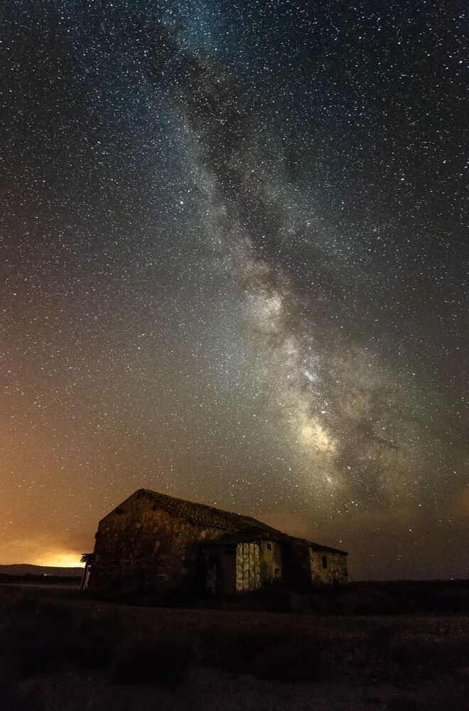 Ruins and beauty into the night