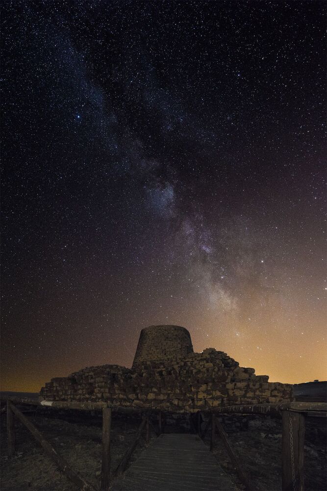 Ruins and beauty into the night