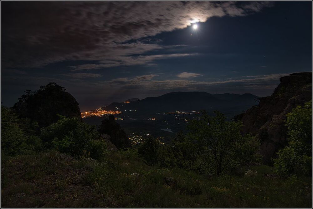 Лунная ночь на Демерджи