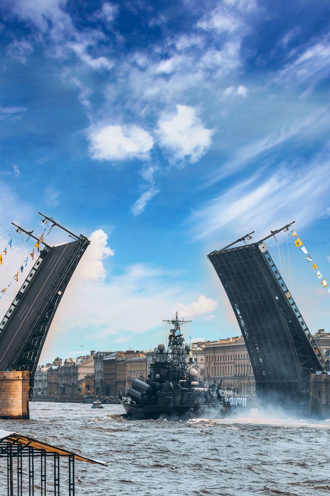 Парад ВМФ России в Санкт-Петербурге.