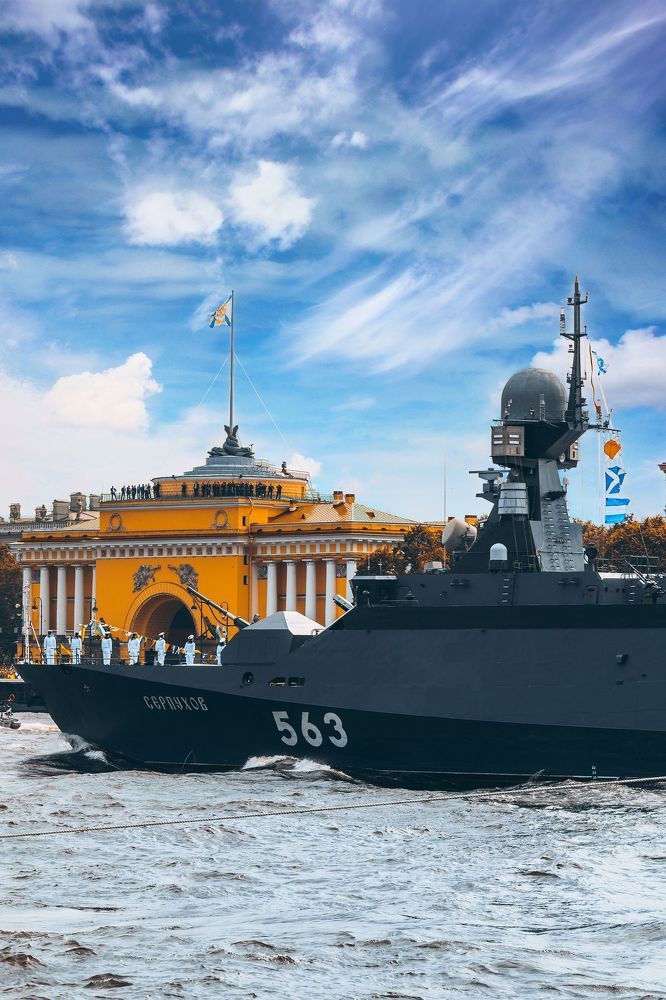 Парад ВМФ России в Санкт-Петербурге.