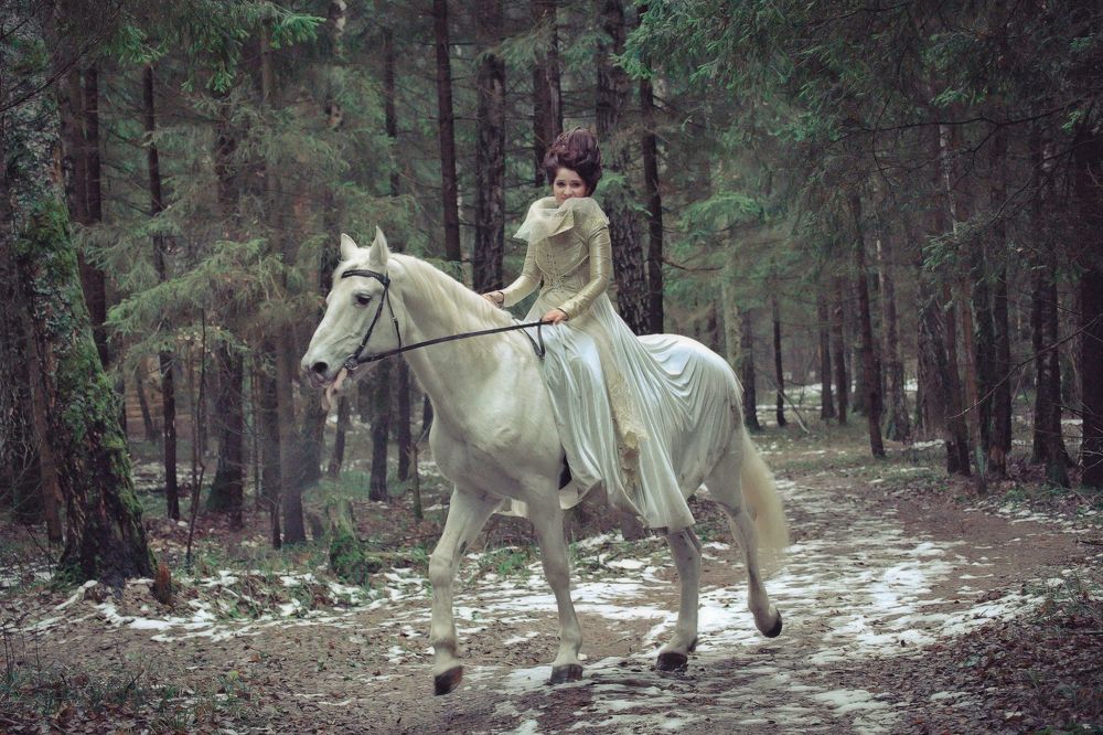 Белоснежная