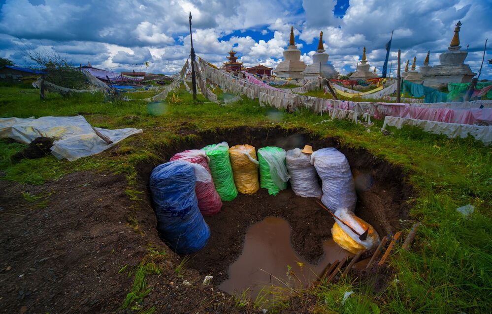 Stupa cornerstone - check 佛塔基石-查查