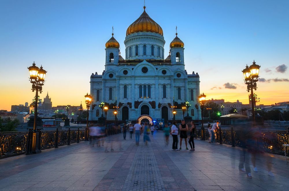 Путь к Храму Христа Спасителя.