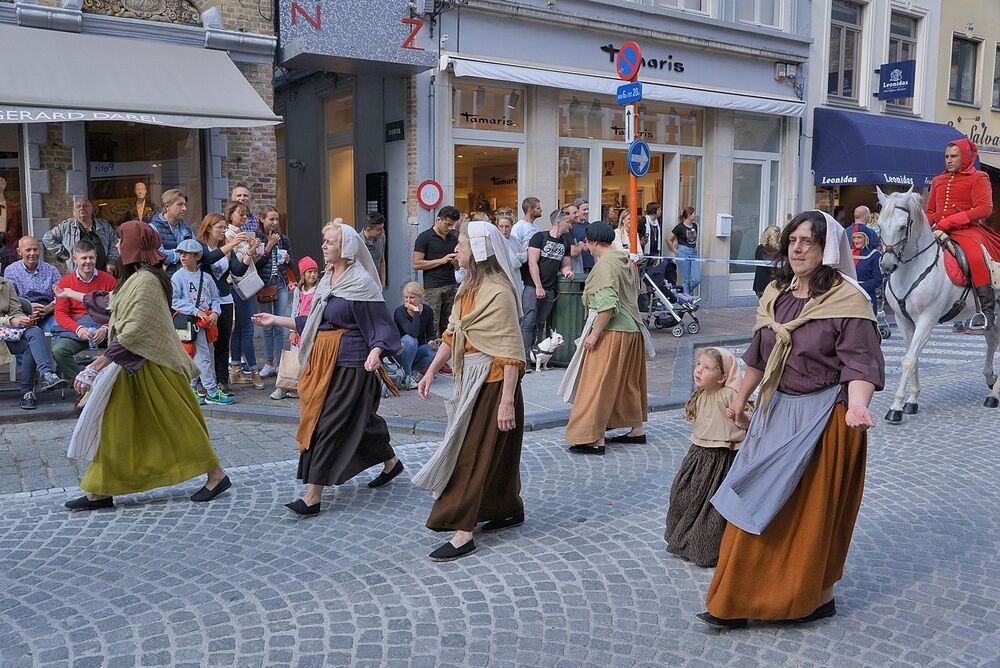 The procession of the Golden Tree (part two)
