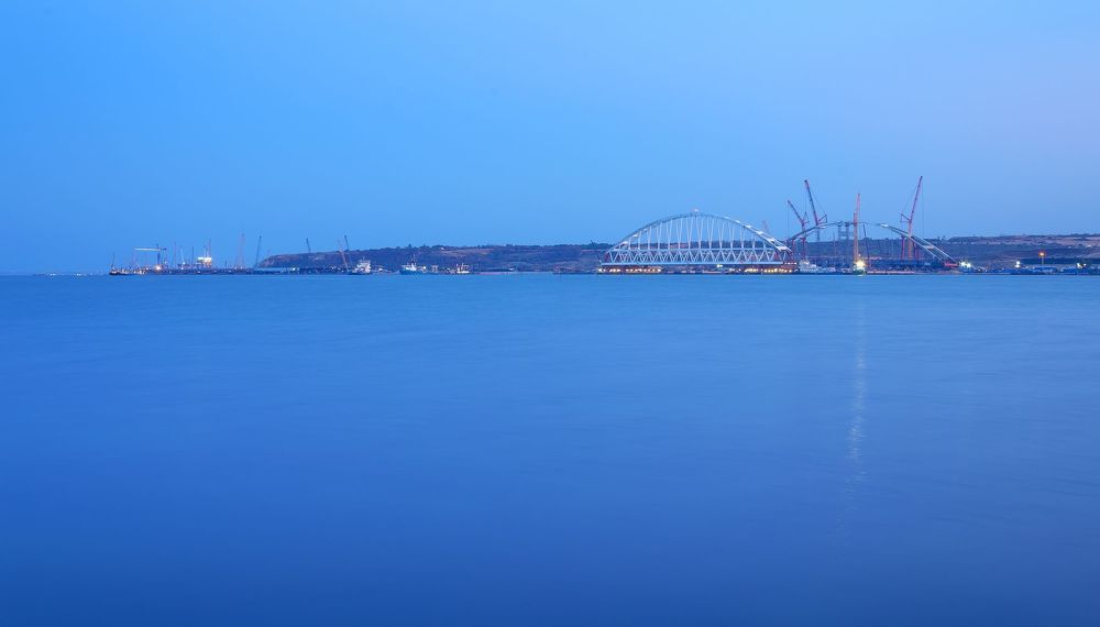ТРАНСПОРТИРОВКА ЖЕЛЕЗНОДОРОЖНОЙ АРКИ КЕРЧЕНСКОГО МОСТА.
