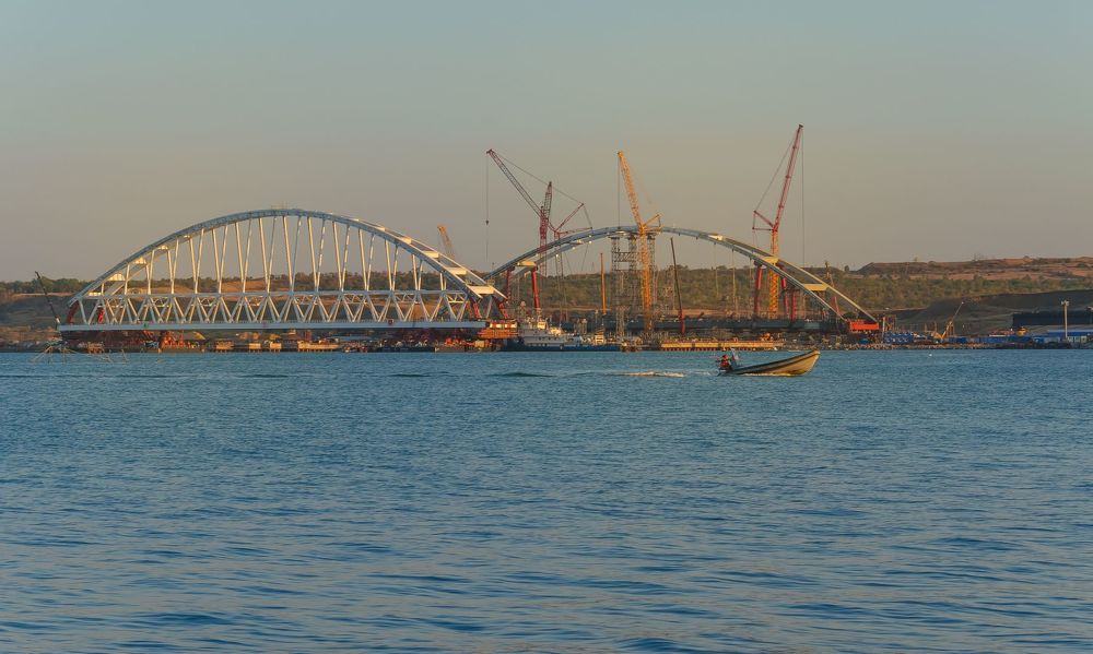 КАК НАЧИНАЛАСЬ ТРАНСПОРТИРОВКА АРКИ КЕРЧЕНСКОГО МОСТА.