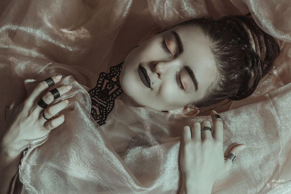 Оля