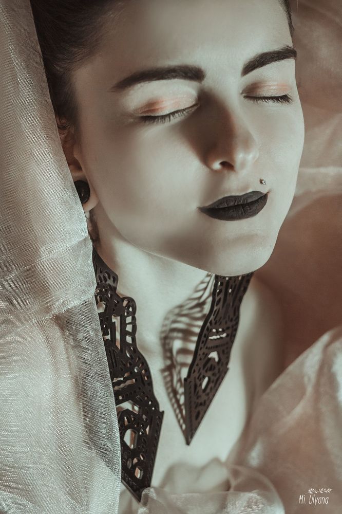 Оля