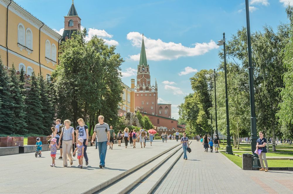 Аллея городов-героев и городов воинской славы.