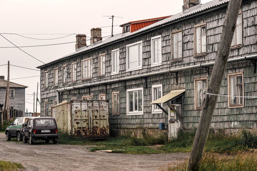 жильё в старой части Усть-Камчатска.