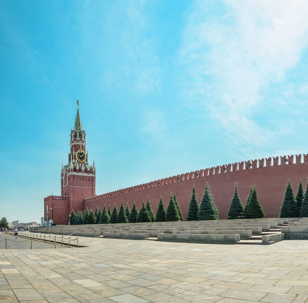 Вид на Спасскую башню.