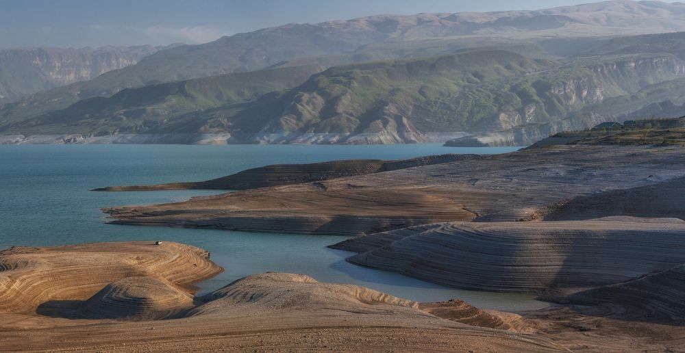 Чиркейское водохранилище &ndash; самый крупный водоем Северного Кавказа. - Читайте подробнее на FB.ru: http://fb.ru/article/262278/chirkeyskoe-vodohranilische-v-dagestane-opisanie-ryibalka-foto