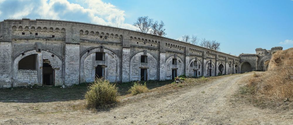 Казармы.