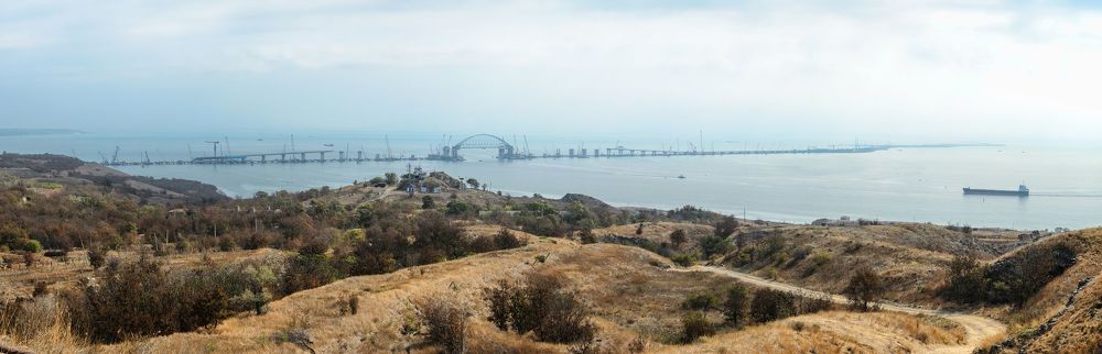 Вид на Крымский мост.