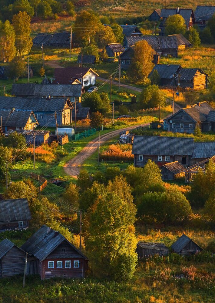 Улица в вепсской деревне Макарьевская.