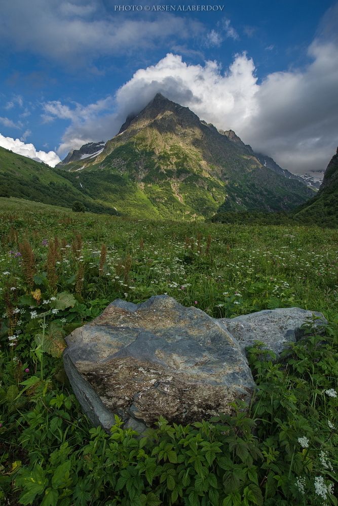 ДОМБАЙ УЛЬГЕН
