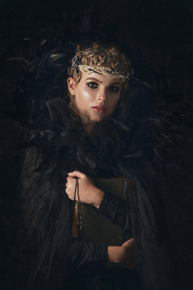 DARK QUEEN