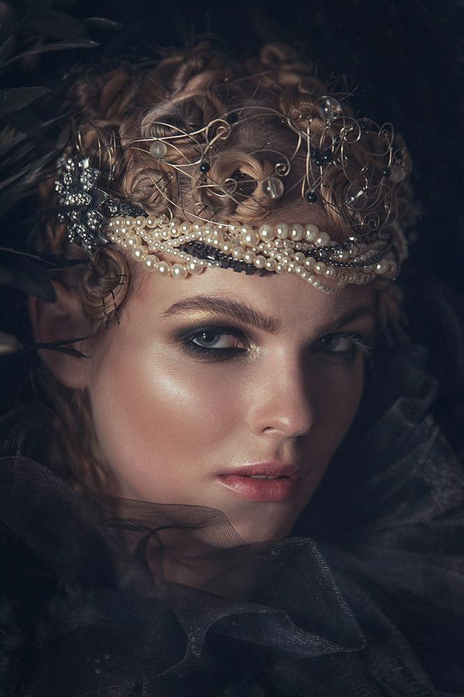 DARK QUEEN