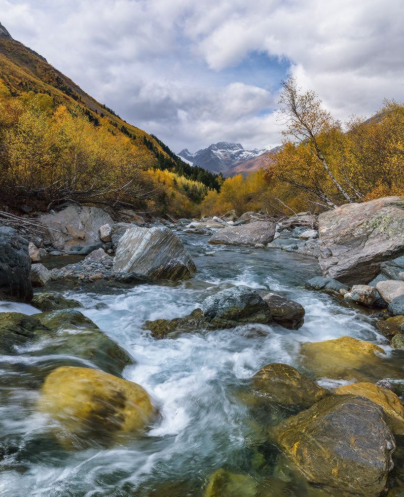 Осенние воды Домбай-Ульгена