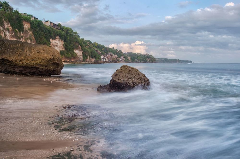 Bingin beach