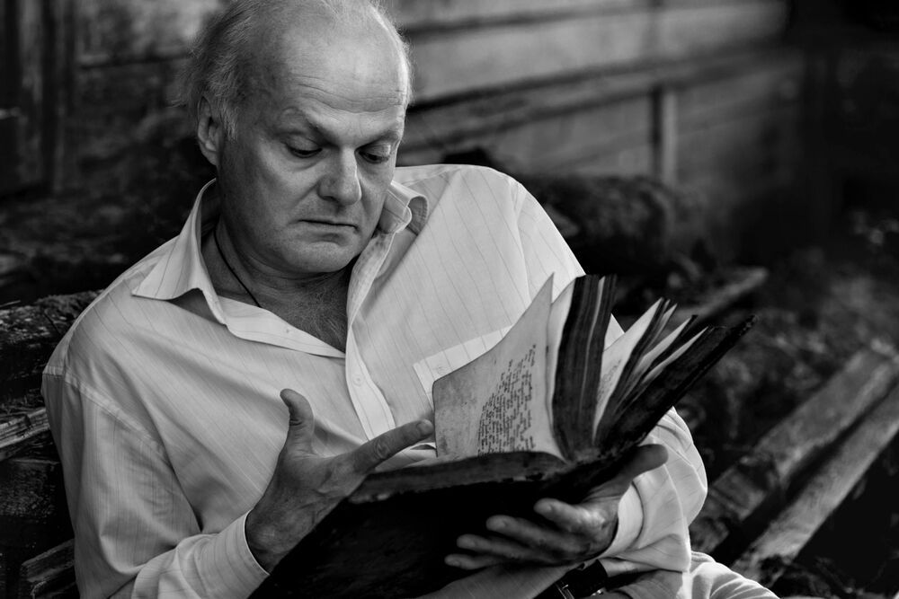 "Reading angel"