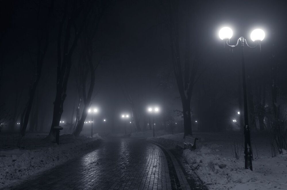 Всё плыло и менялось вокруг...