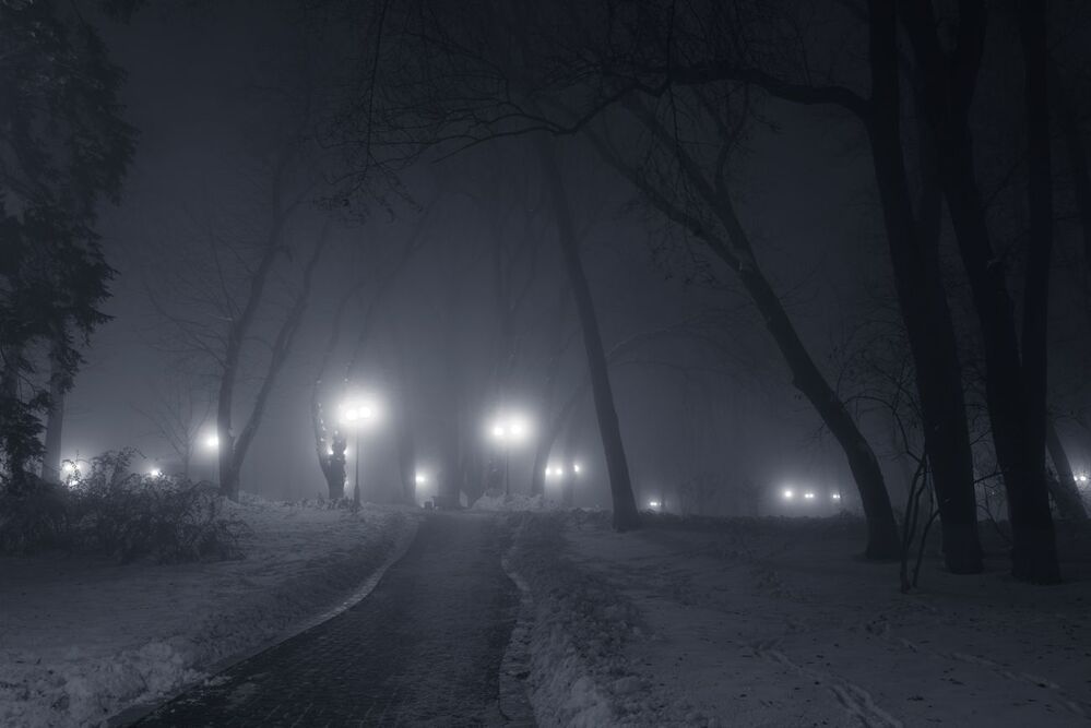Всё плыло и менялось вокруг...