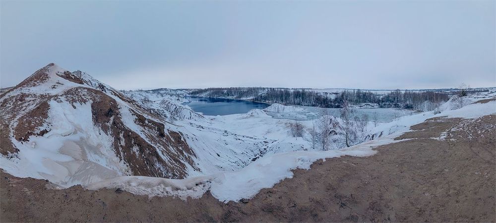 Запорошило.