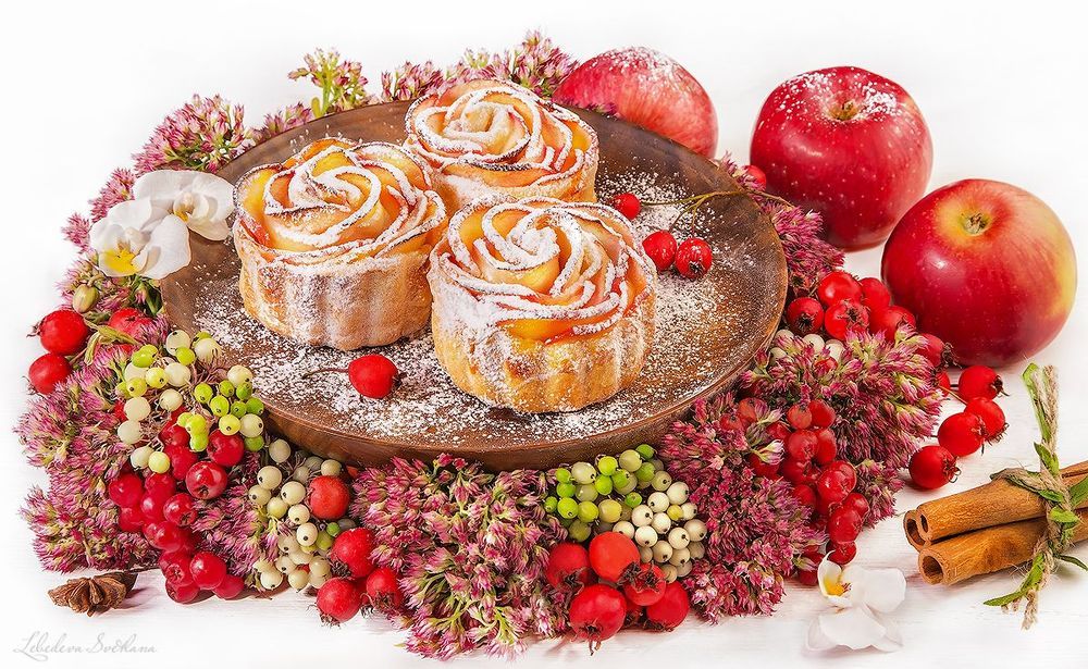 Розочки из яблок