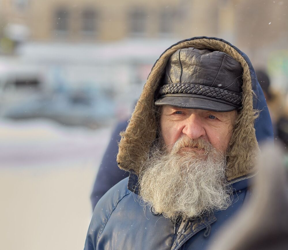 Лица незнакомцев