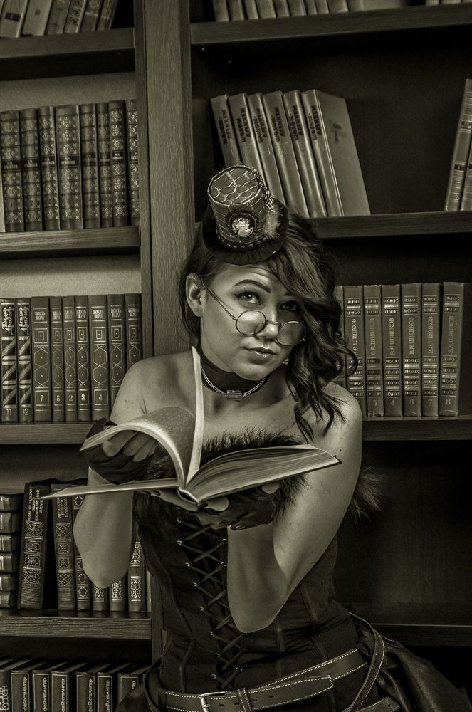 Violetta in the library