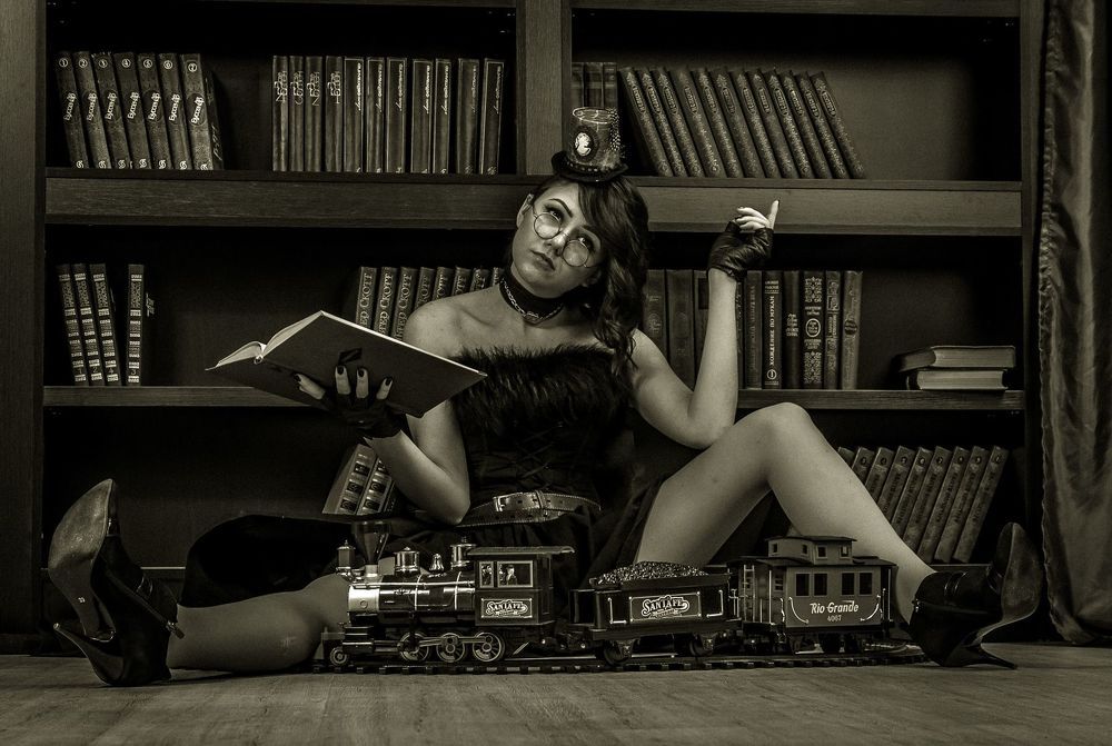 Violetta in the library