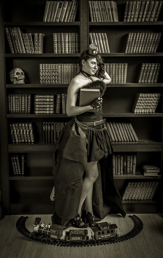 Violetta in the library