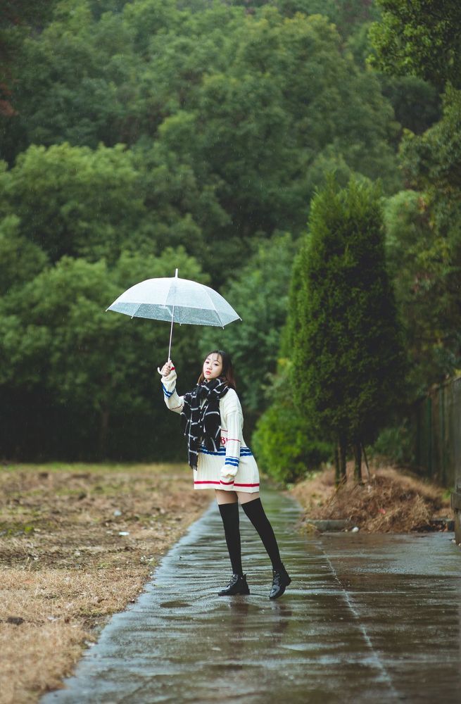 淋雨一直走