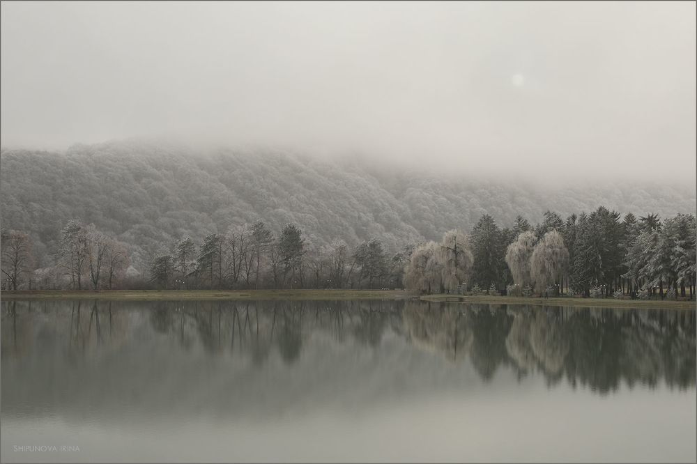 В серебре инея