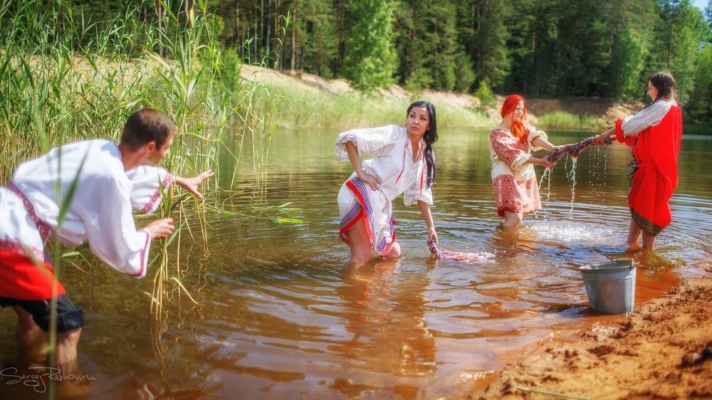 На речке...