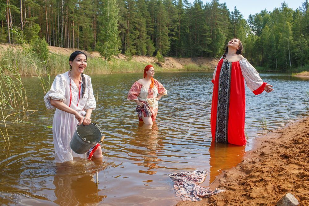 На речке...
