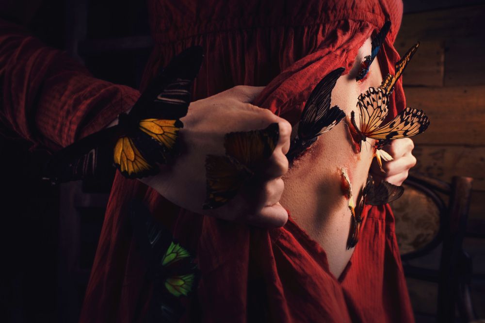 .butterflies in stomach.
