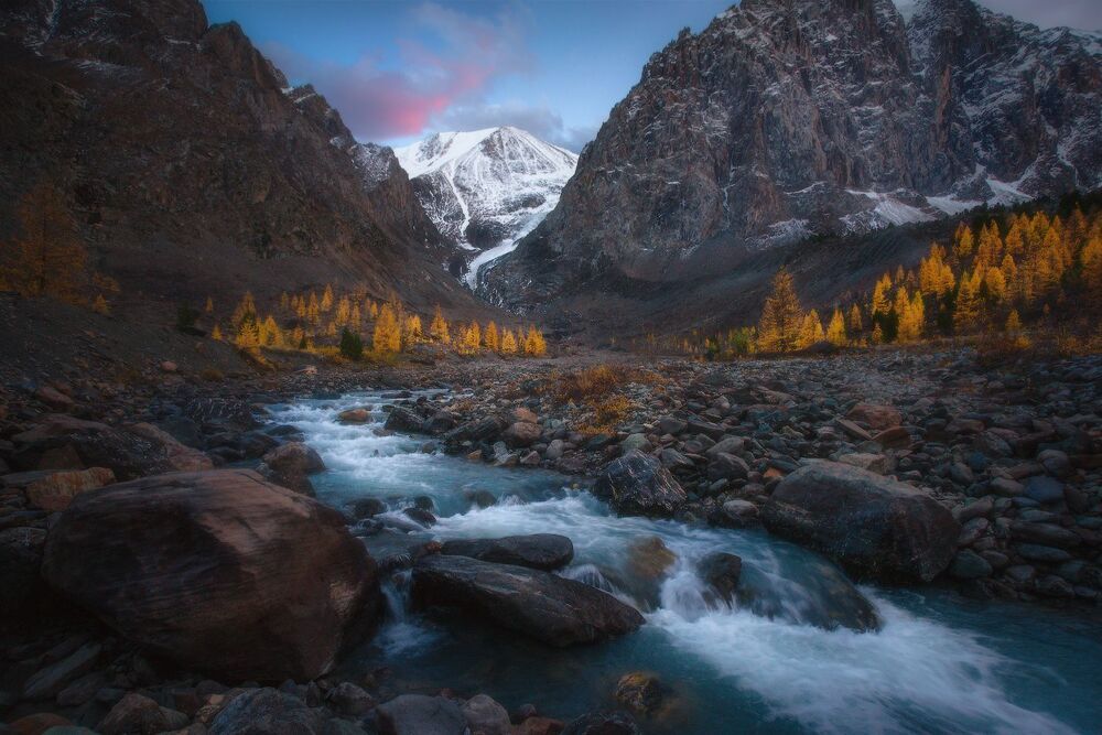 Осенний Караташ и ледник Актру