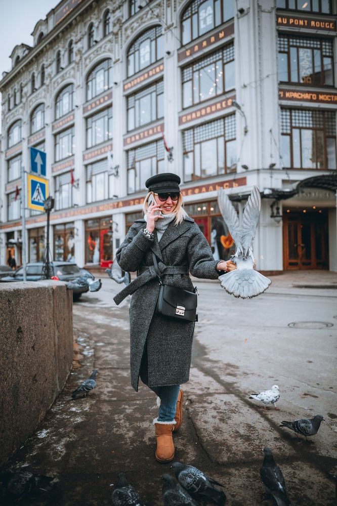 Девушка и голуби