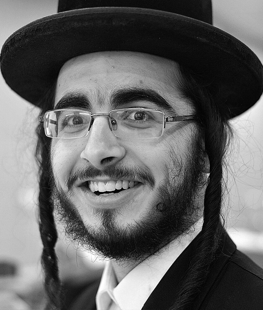 Street portraits of Jews in Antwerp.