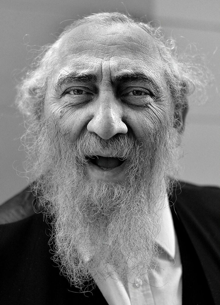 Street portraits of Jews in Antwerp.