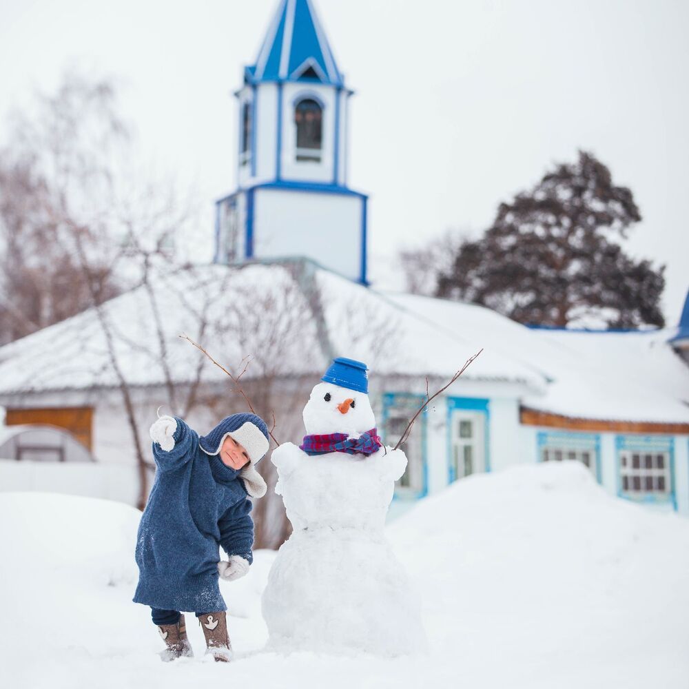 Кузя, снежная игра