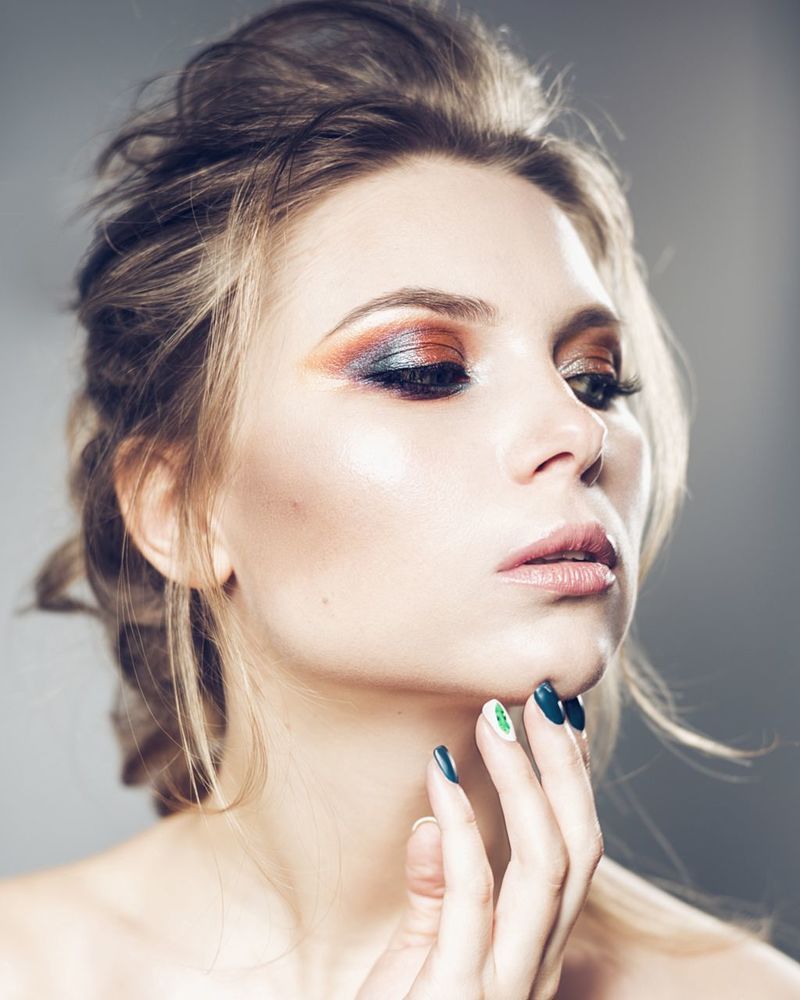 MAKEUP