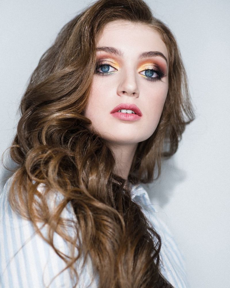 MAKEUP