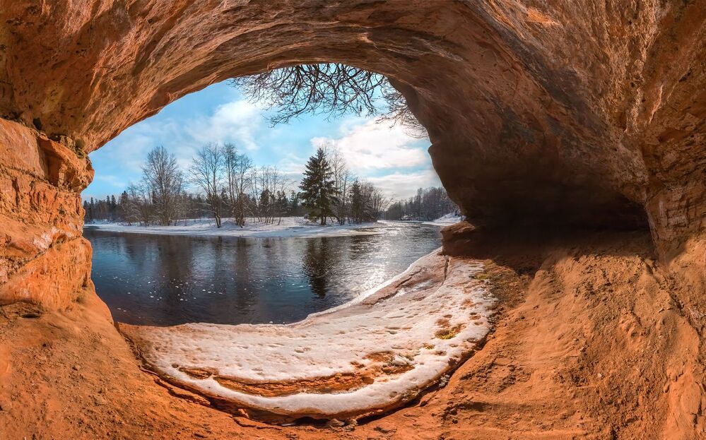 Серия "Обнажения девона на реке Оредеж, или оранжево-белая весна"