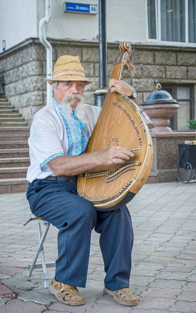 ПРО БАНДУРИСТА.